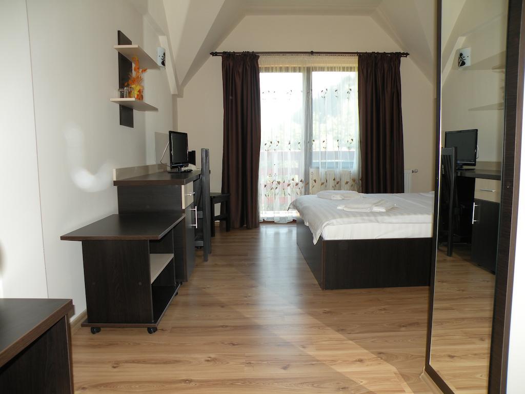 Pensiunea Roua Muntelui Dejani Room photo