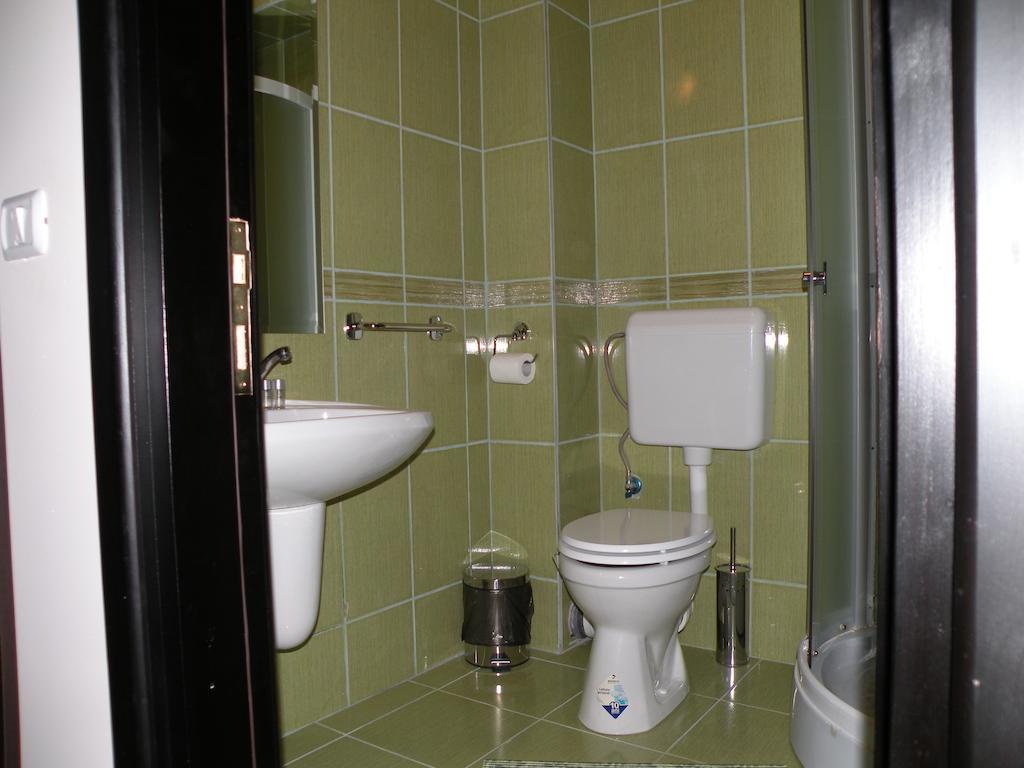 Pensiunea Roua Muntelui Dejani Room photo